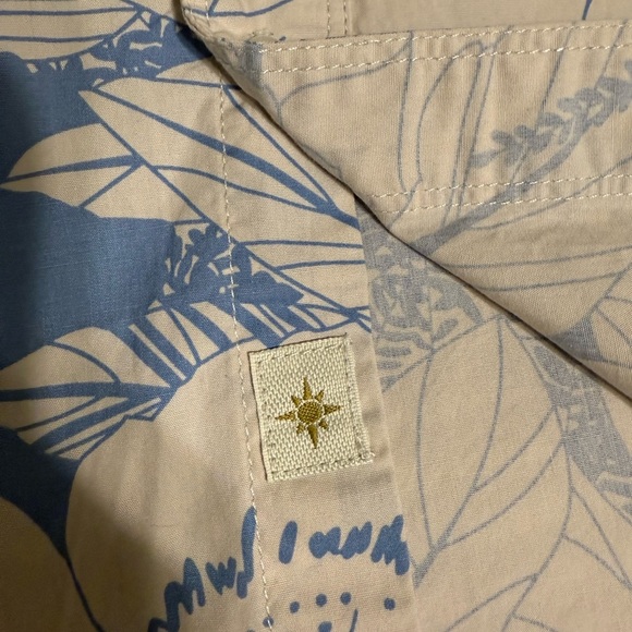 Coastaoro Floral Blue and Cream Men's Shirt Size Large - Picture 3 of 11